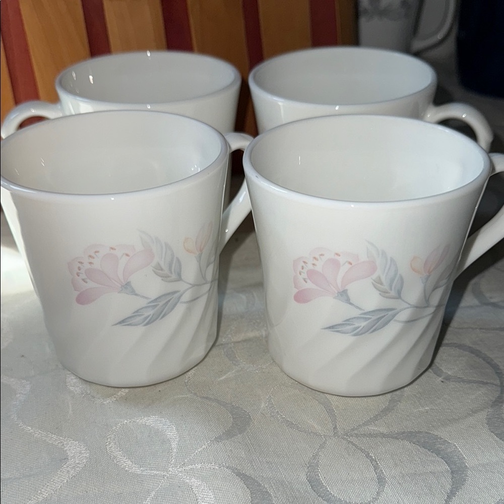 Vintage Corelle Mugs set of 4